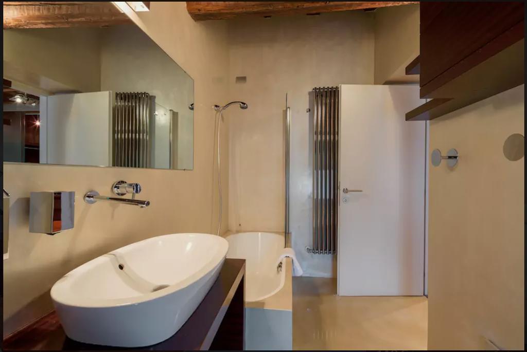 Porta Vittoria Apartment เวโรนา ภายนอก รูปภาพ